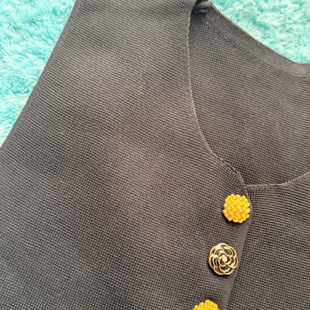 Top Casual Elegante TTS Fashion – Botones Florales Dorados