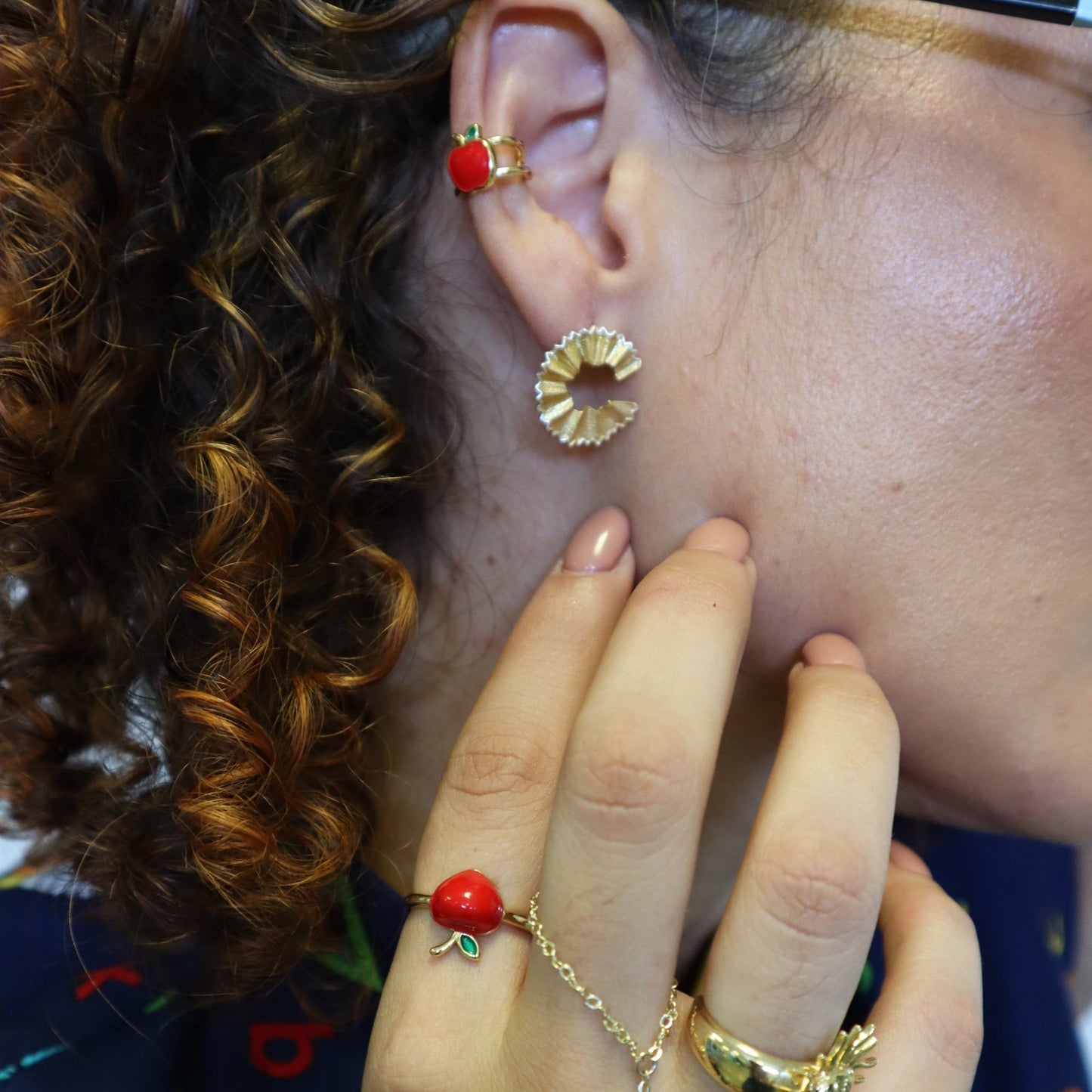 Apple earcuff set | Set de aretes y cuff para la oreja en forma de manzana
