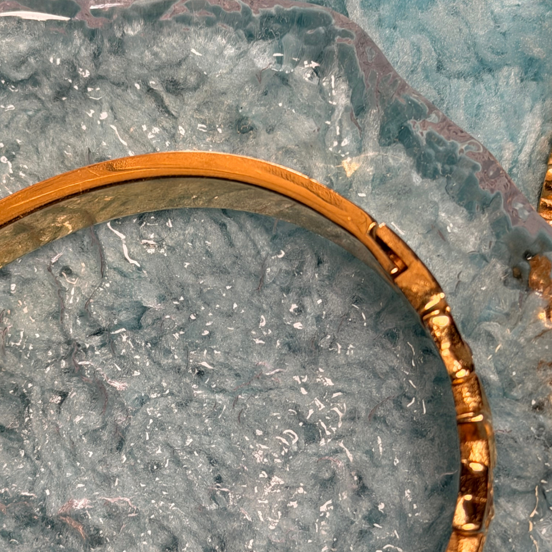 Brazalete Dorado Ajustable con Circonias