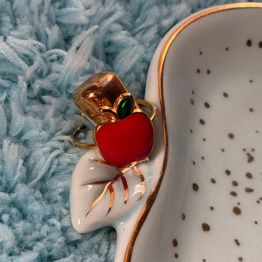 Sortija “Red Apple” en Acero Inoxidable – Anillo Ajustable para Educadoras