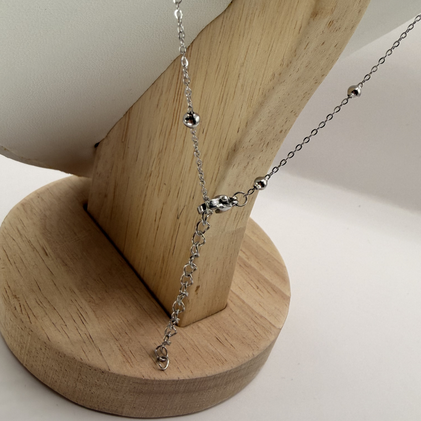 Collar Apple Pearl Chic | collar plateado manzana