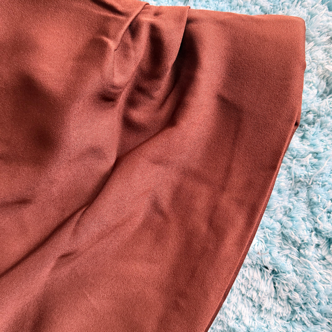 Top Asimétrico Marrón con Drapeado – TTS Fashion