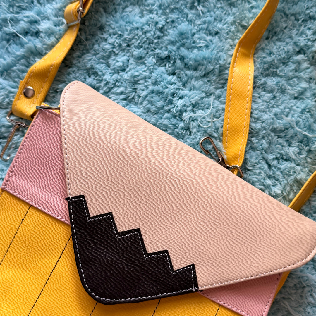 Crossbody “Pencil Chic”