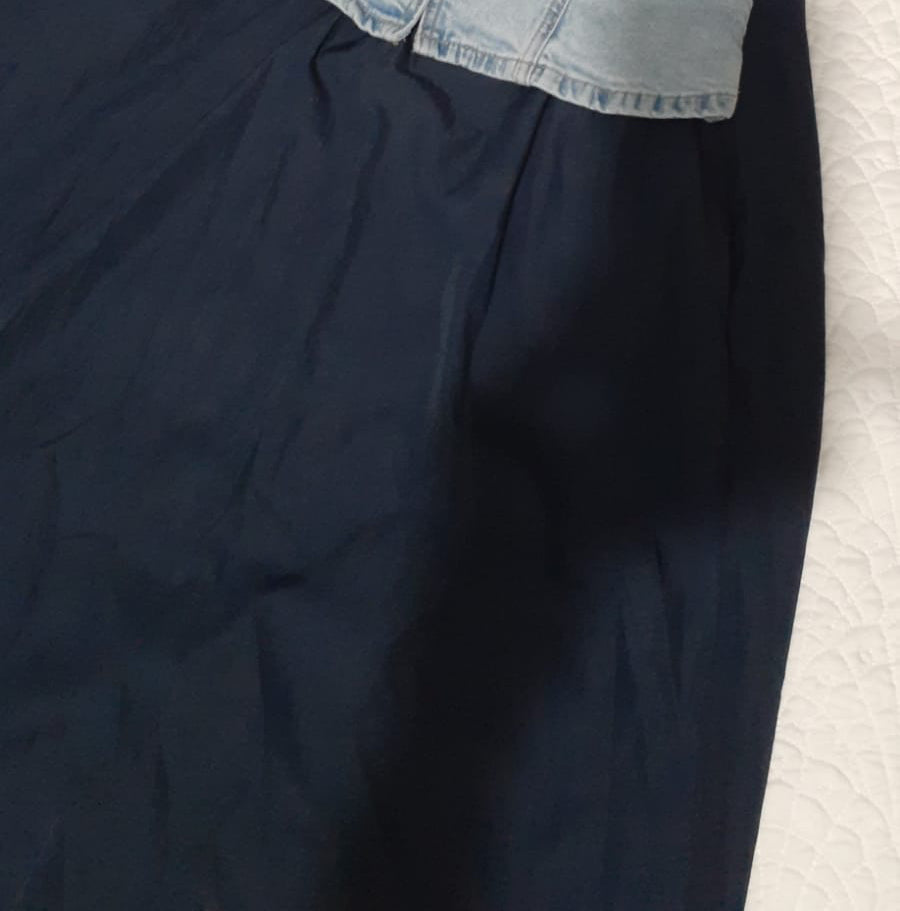 Falda midi azul marino