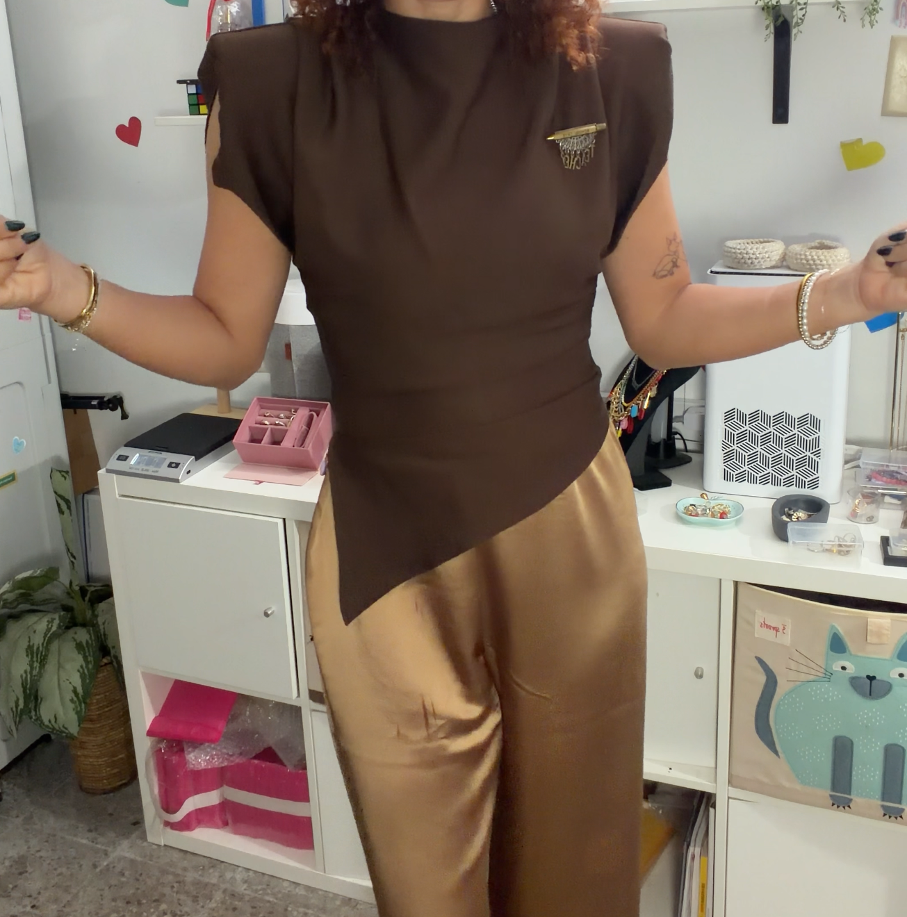 Top Asimétrico Marrón con Drapeado – TTS Fashion