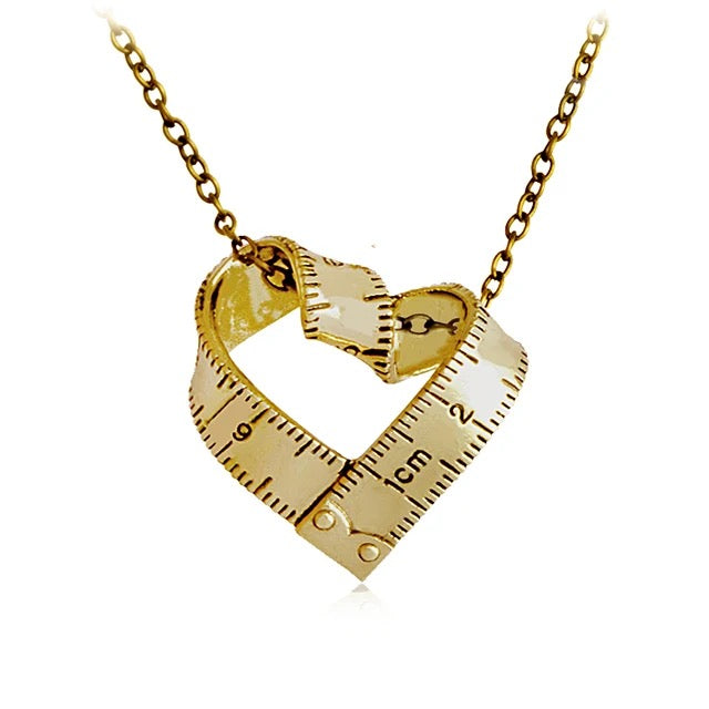 Ruler heart pendant chain | Regla corazón cadena